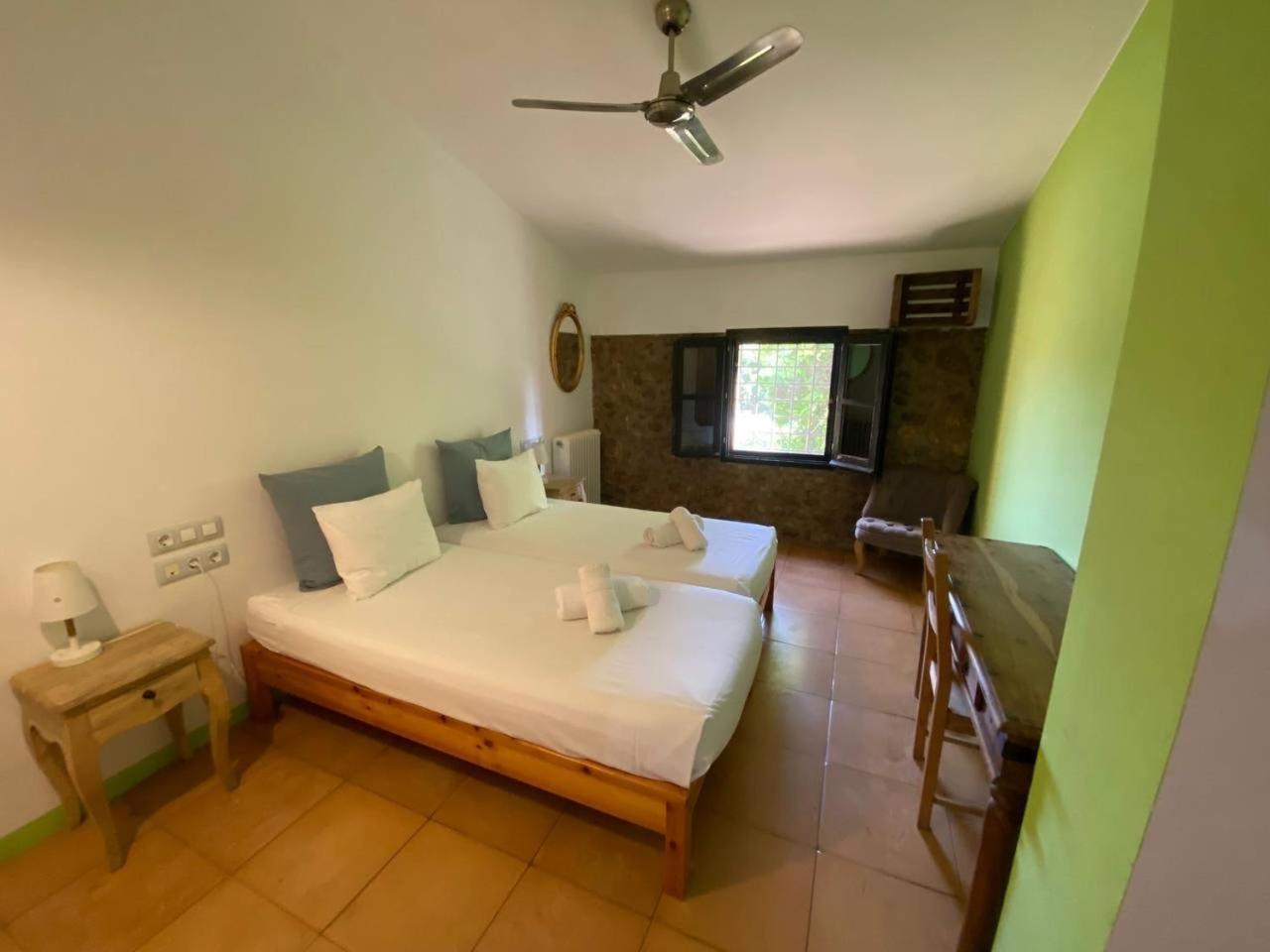 Casa De Campo Hostal Nou En Crespia Con Piscina Екстериор снимка