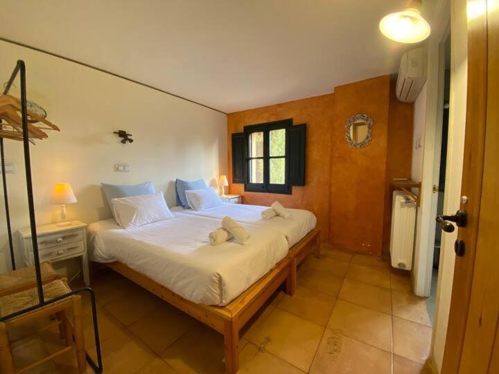 Casa De Campo Hostal Nou En Crespia Con Piscina Екстериор снимка